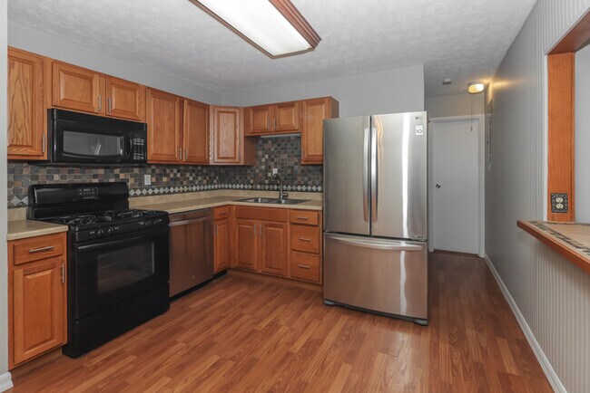 Building Photo - Lovable 3 Bedroom Ranch!!