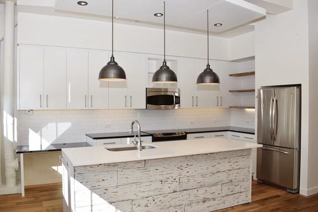 Building Photo - 2600 W 7th St