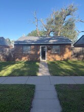 Building Photo - 107 E Ave B