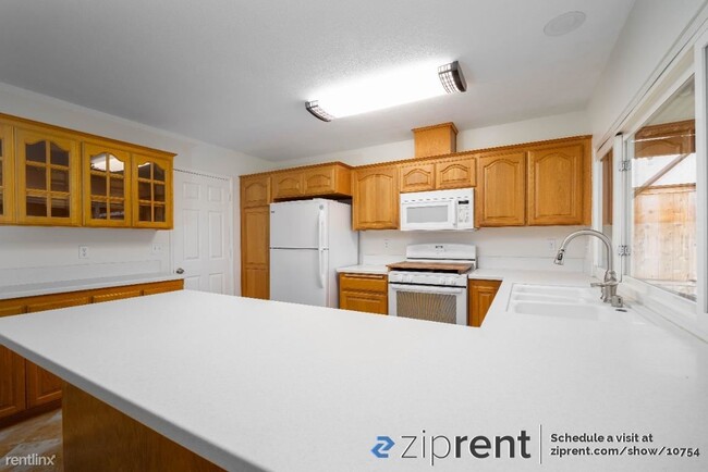 Foto del edificio - 4 br, 2 bath House - 10617 Felix Dr, Sante...