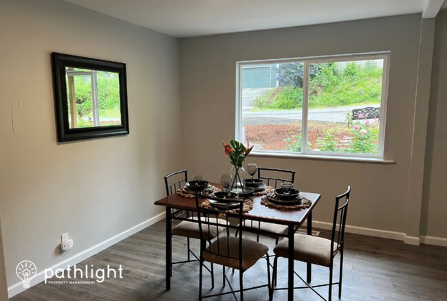 Foto del edificio - 1468 Cottman Avenue, Bremerton, WA, 98312
