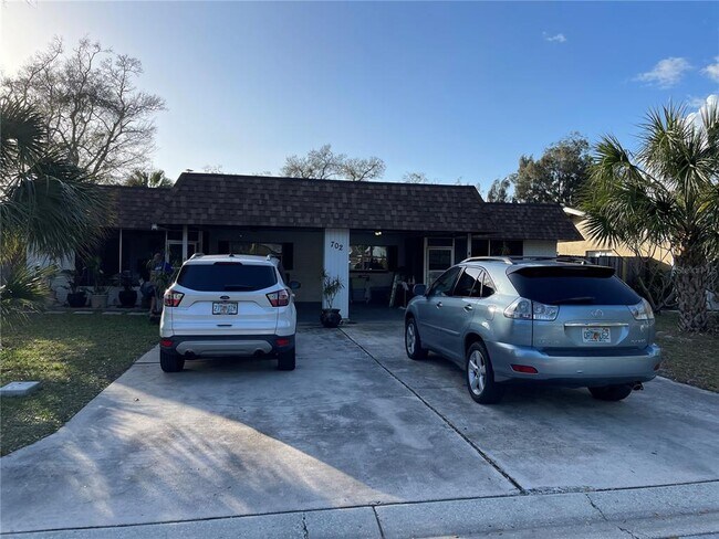 Foto del edificio - 702 Heritage Ln