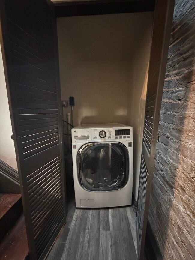 Foto del edificio - 2201 Kemper Ln