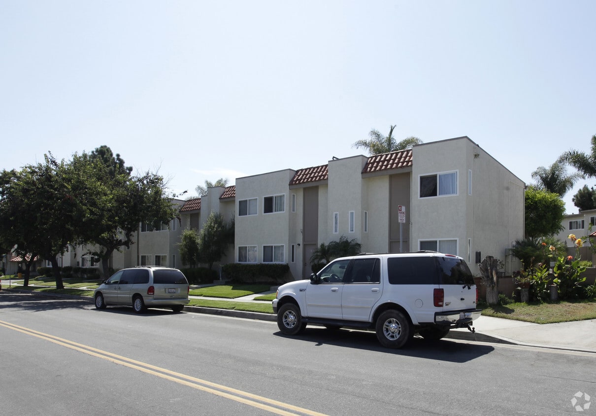 Building Photo - 7861 Clay Ave