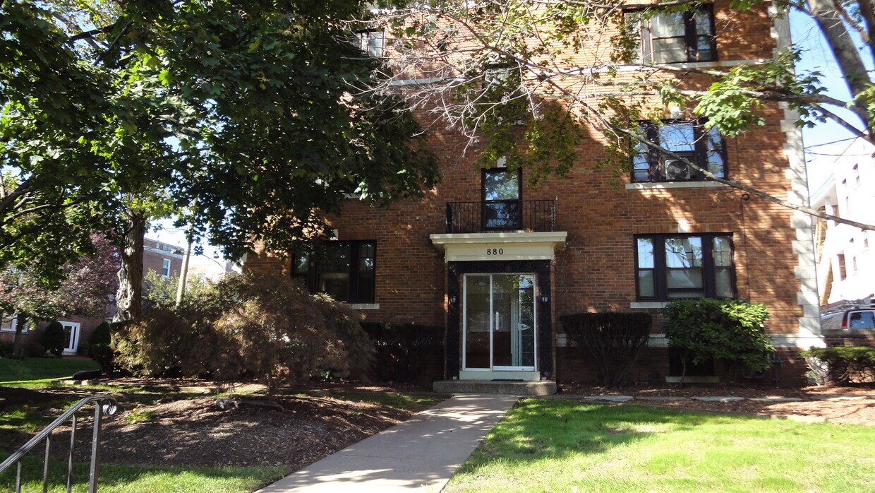 12 Robin Rd Unit 304, West Hartford, CT 06119 12 Robin Rd West