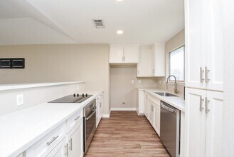 Building Photo - 4606 Whispering Rock Ln