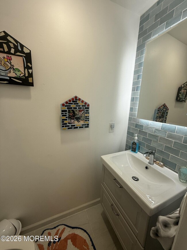 Building Photo - 51 Queens Way