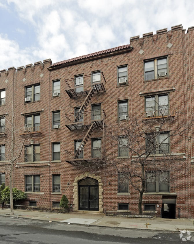 4544 42nd St, Sunnyside, NY 11104 Apartments in Sunnyside, NY