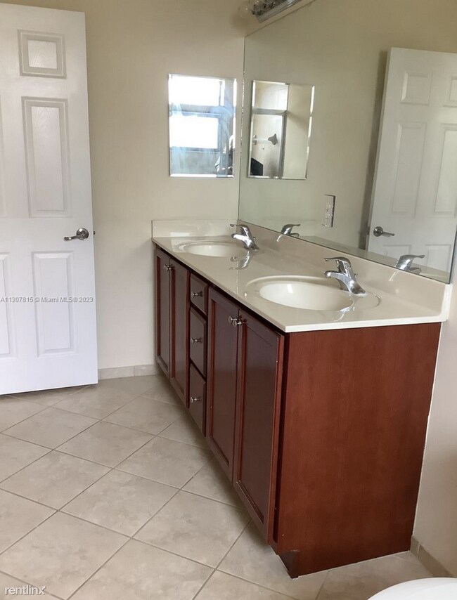Foto del edificio - 3 br, 2.5 bath House - 8879 SW 227th Ter