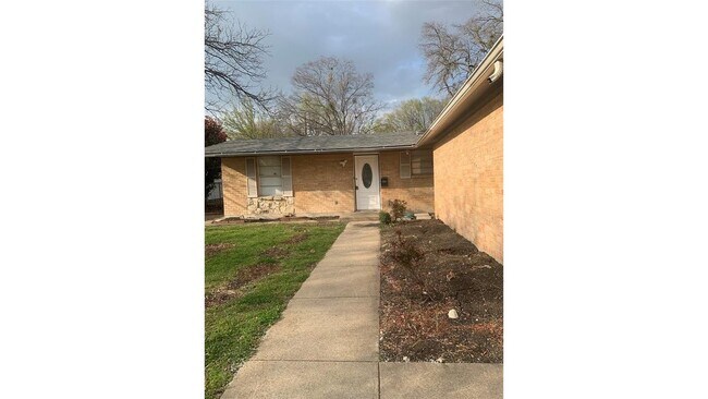 Building Photo - 4213 Upland Way