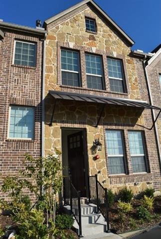 Building Photo - 2406 Magalia Ln