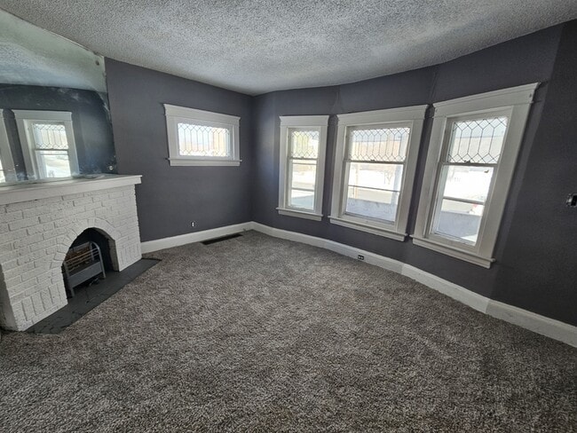 Foto del edificio - 778 Eddy Rd