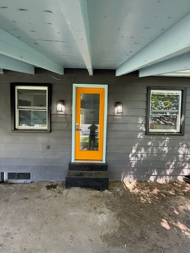 Building Photo - 135 Grandview Ave