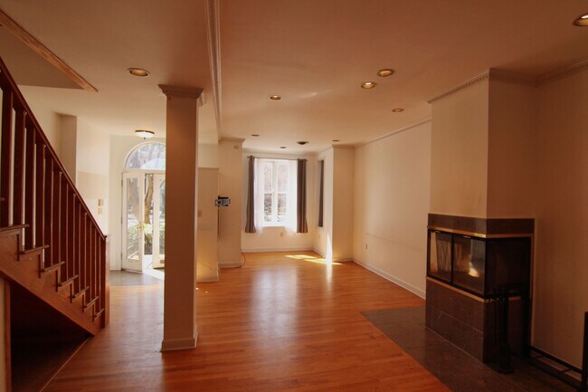 Building Photo - 1020 Massachusetts Ave NE