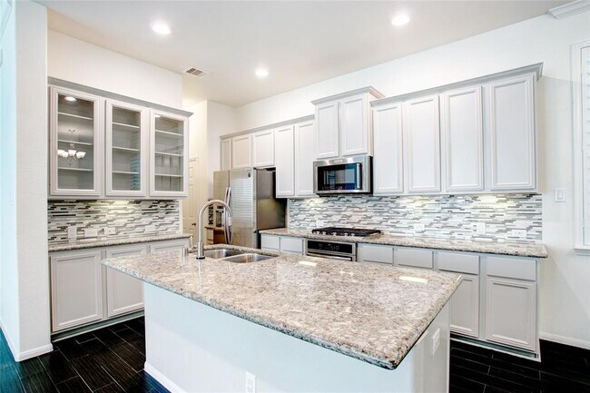 Building Photo - 3002 Fairdale Estates Ct