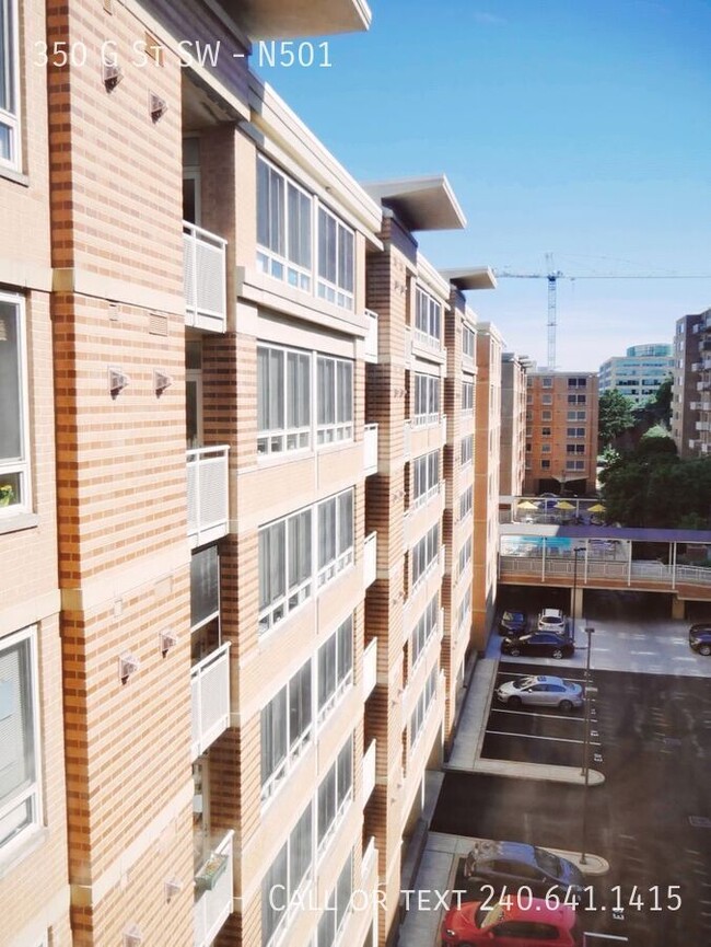 Foto del edificio - 350 G St SW