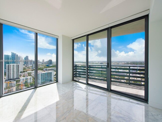 Foto del edificio - 460 NE 28th St