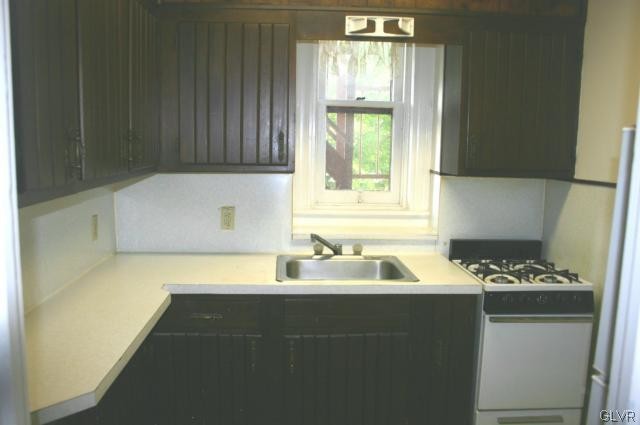 Building Photo - 464 N New St