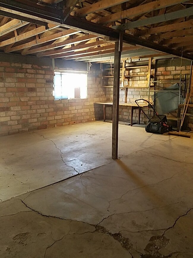 Building Photo - 105 White Mountain Dr