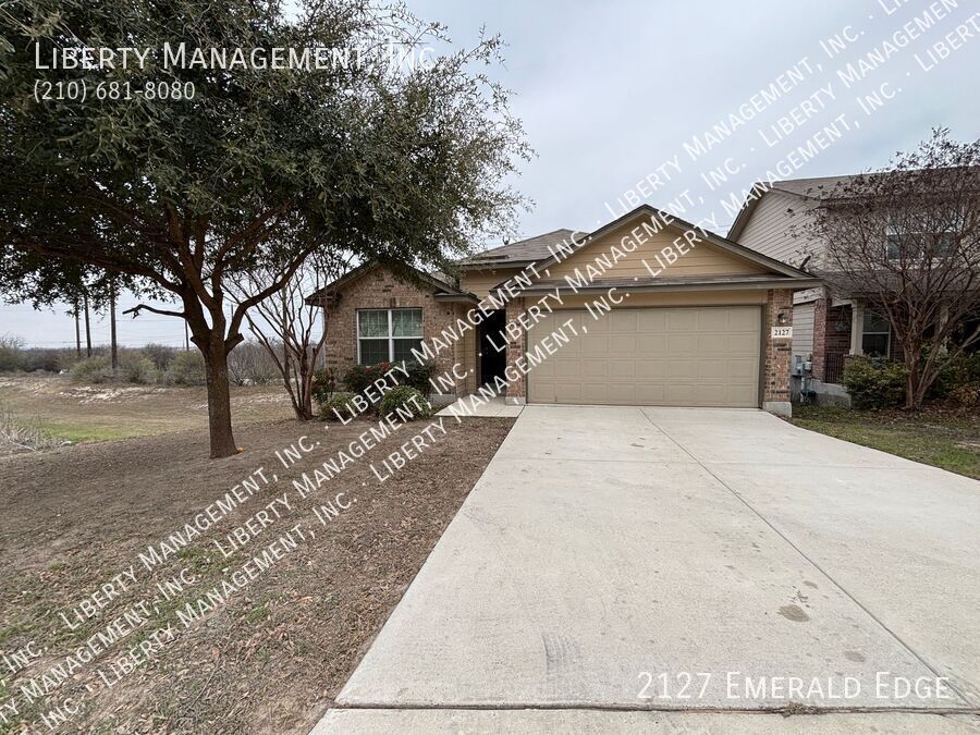 Foto principal - Beautiful 3 bedroom, 2 bath home near 1604...