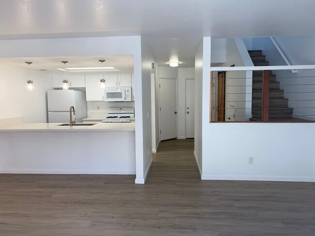 Amplias casas adosadas de dos pisos - Oak Park Village