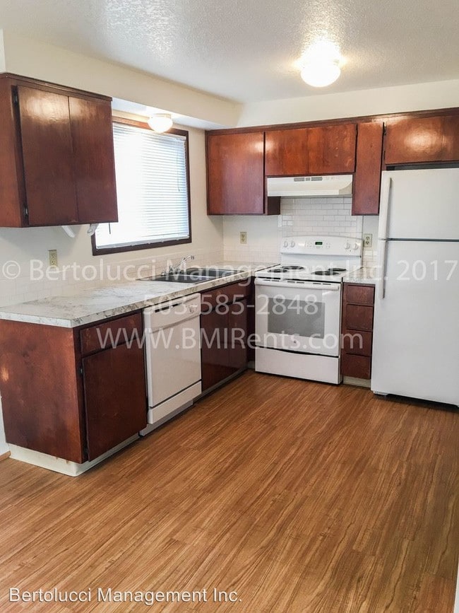 Building Photo - 410 S Knott St