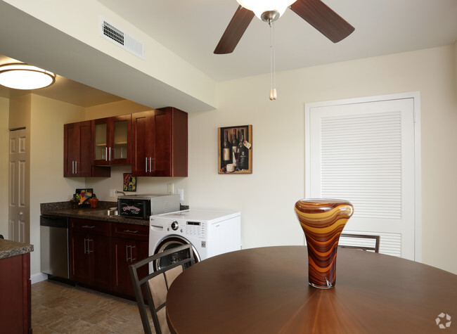 Interior Photo - Oakton Park Apartments