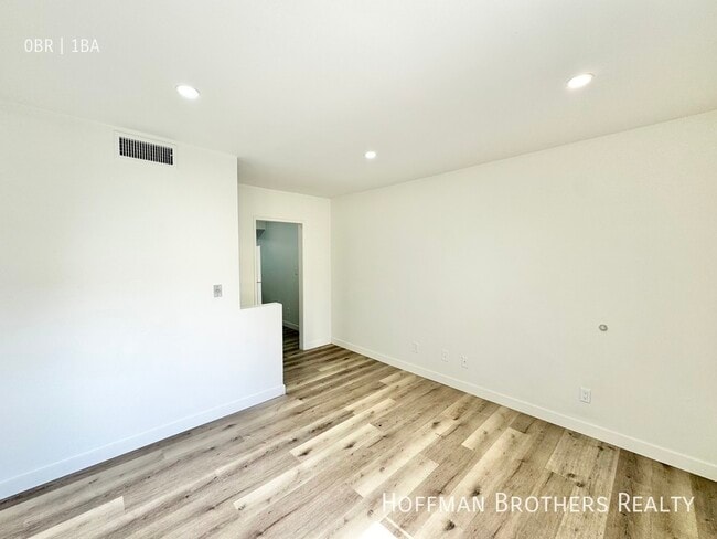 Building Photo - 475 E Foothill Blvd