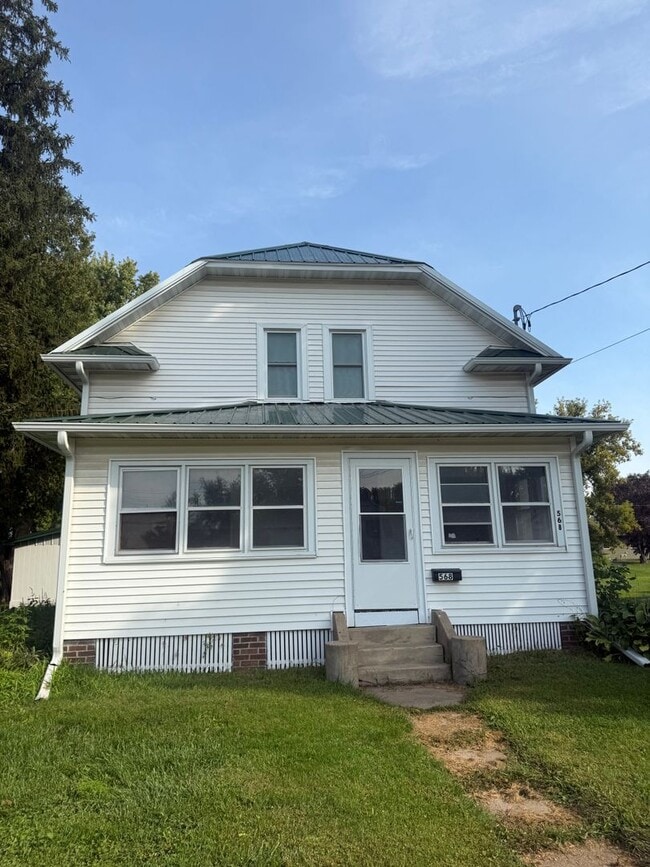 Building Photo - 568 W Main St