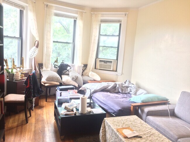 Foto del edificio - 382 Riverway