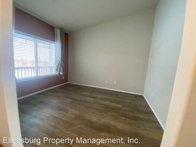 Foto del edificio - 3 br, 2 bath House - 1900 W Creeksedge Way