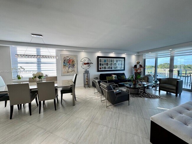 Foto del edificio - 9250 W Bay Harbor Dr