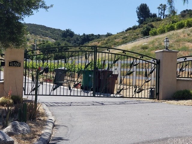 Primary Photo - 41500 Chaparral Dr