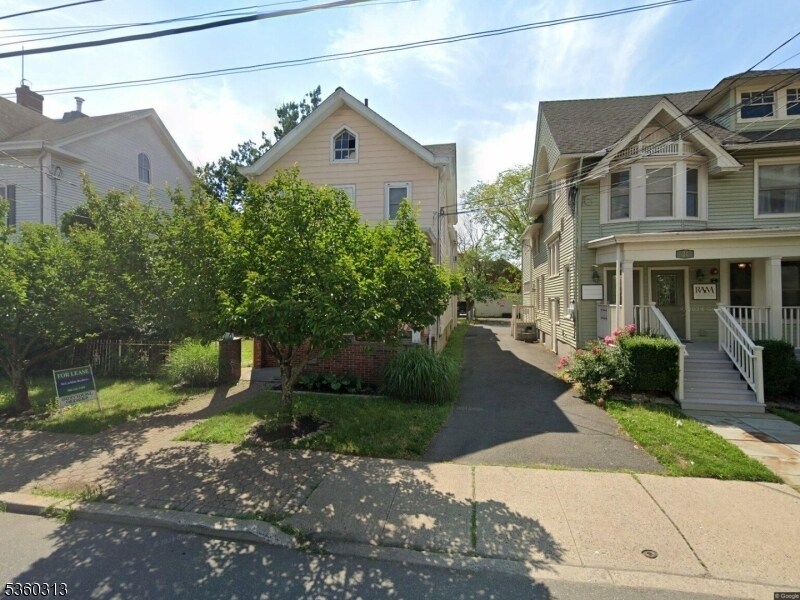 Primary Photo - 19 N Bridge St