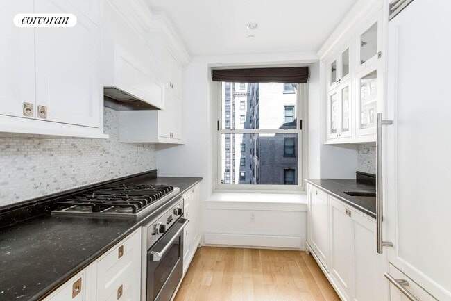 Building Photo - 1 Central Park S