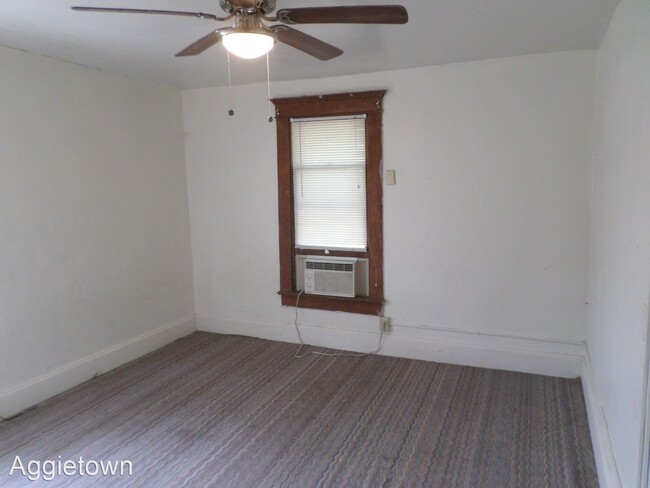 4 br, 2 bath House - 914 Osage photo'