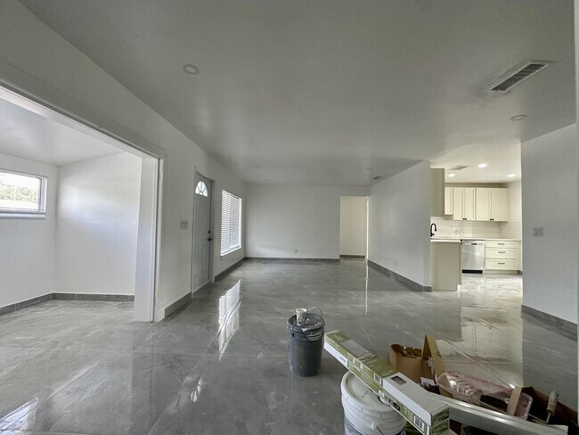 Foto del edificio - 650 NW 39th St