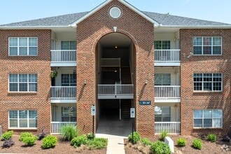 Building Photo - 1611 Kenmore Dr