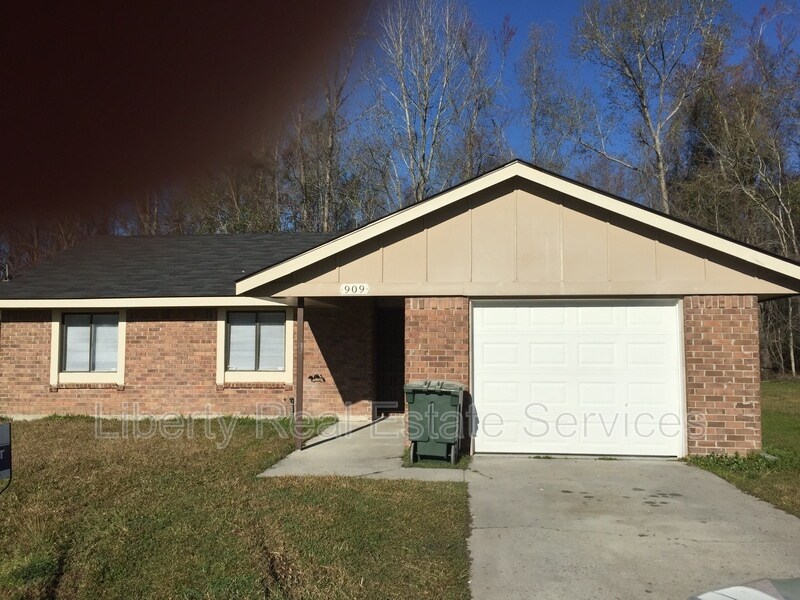 Foto principal - 909 Copeland Dr