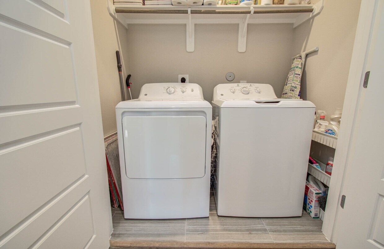 Foto principal - 1221 W Tidwell Rd