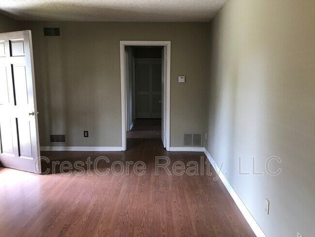 Building Photo - 4762 McCrory Ave