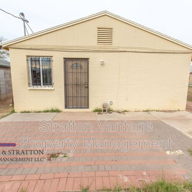 Building Photo - 2747 E Mobile Ln