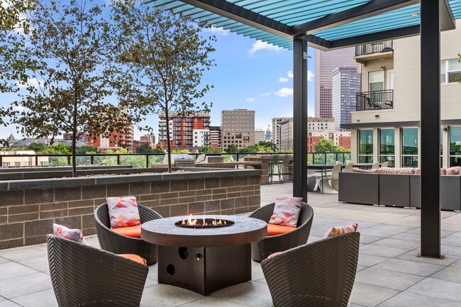 Building Photo - Arapahoe Square Apartments