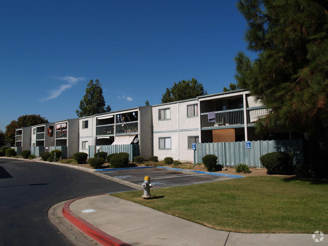 Building Photo - The Robinwood Apartments