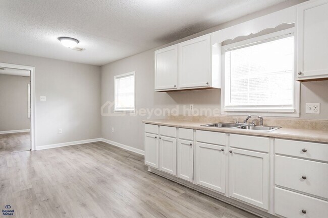 Foto del edificio - 1421 26th Ave N