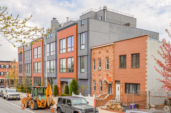 Building Photo - Stanton on 6th
