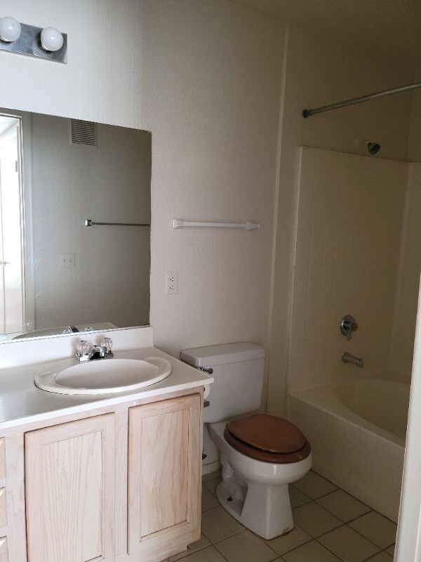Building Photo - 3128 Tarpon Dr