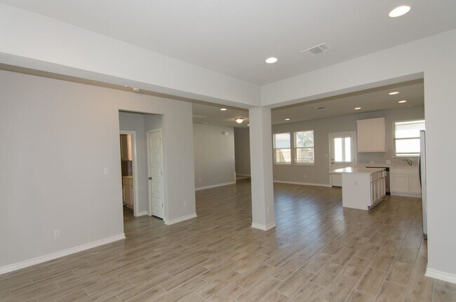 Building Photo - 2136 Pecan Island Dr