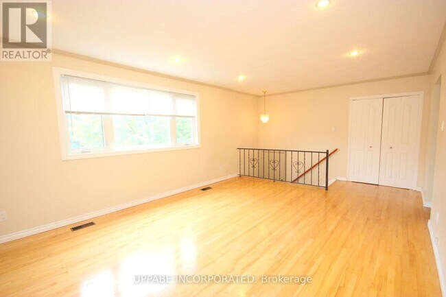 Building Photo - 376 Tremblay Rd