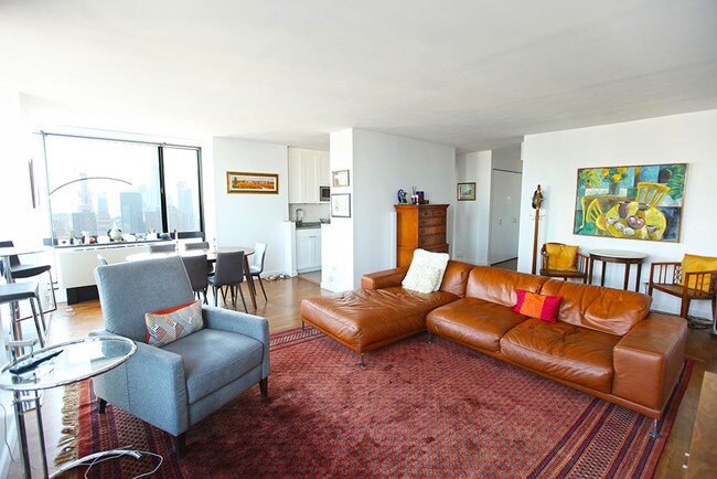 Foto del edificio - 30 West 60th Street